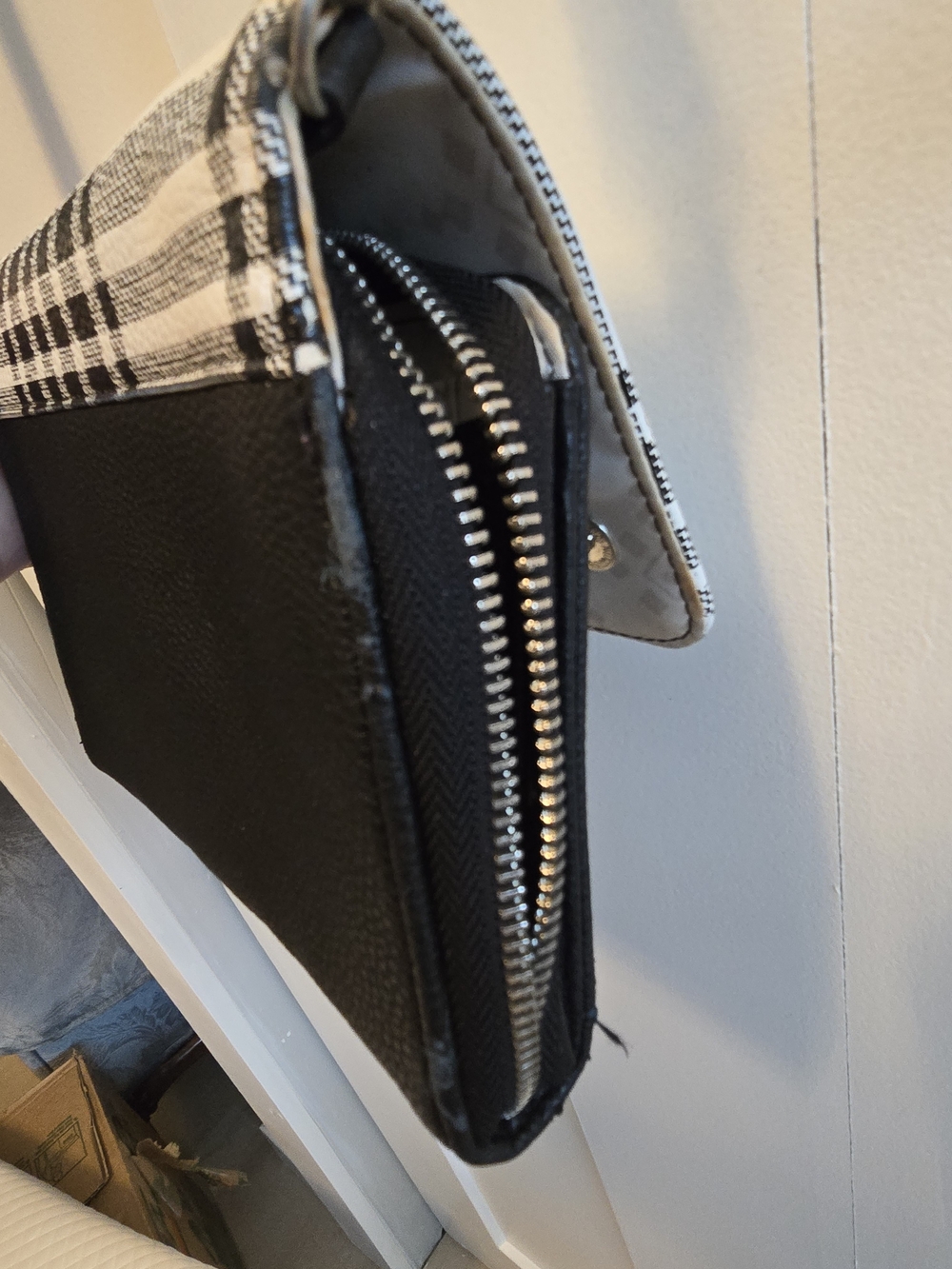 thirty-one Black and White Plaid Crossbody Bag - Picture 7 of 8